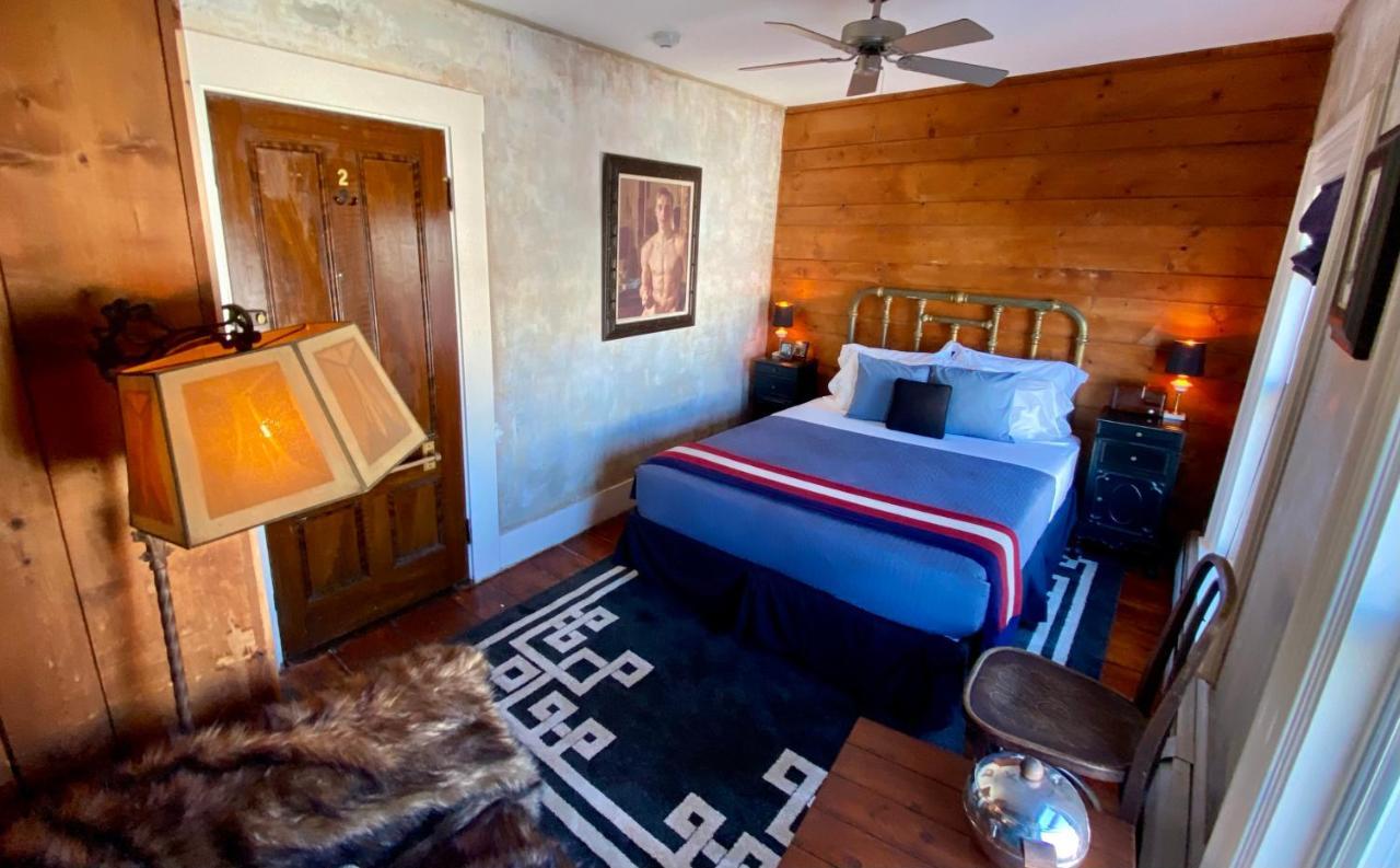 Crew'S Quarters Boarding House - Caters To Men Ξενοδοχείο Προβινστάουν Εξωτερικό φωτογραφία